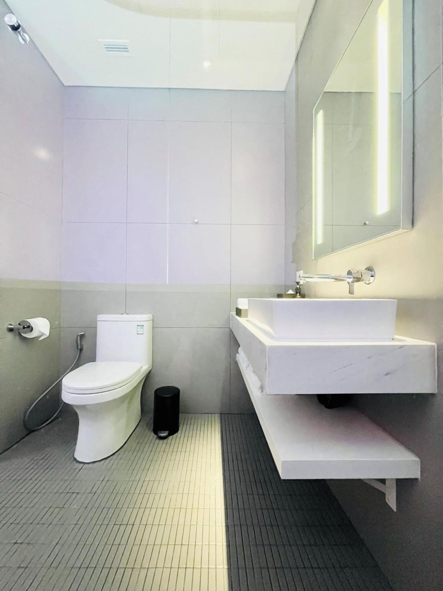 Wink Icon Hotel Danang Riverside - Luxury Suites - 24Hrs Stay & Rooftop Pool Bar Exteriér fotografie